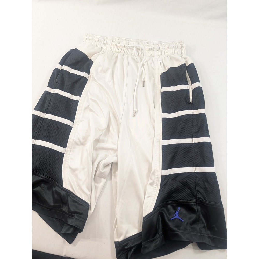 2011 Air Jordan 11 Concord Silky Dazzle Off White Black Shorts 395417-101 Mediun